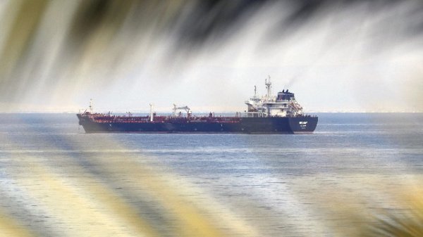 美官员称伊朗拒绝停止铀浓缩及开放海峡等多项要求