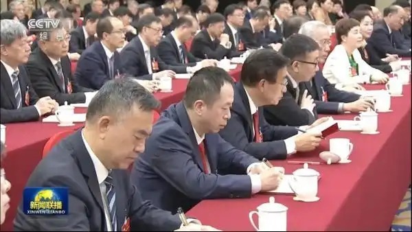 周鸿祎参加全国政协联组会：AI将为健康中国建设提供新动能