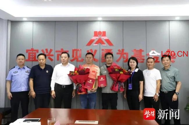 江西老表来宜兴参赛顺带手救了个人 龙舟健儿勇救落水者