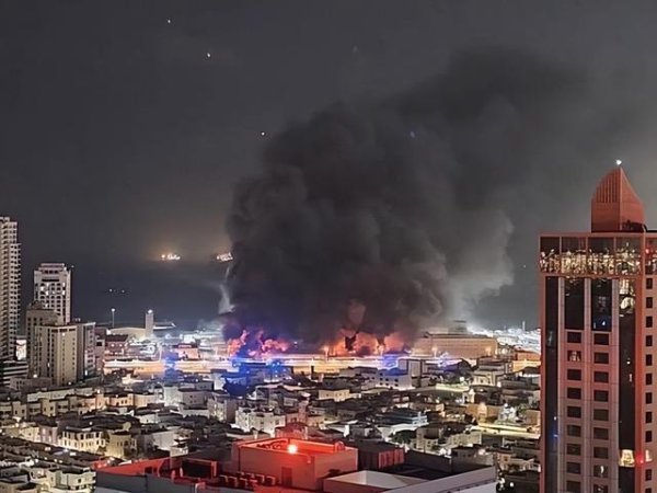 美军中东基地被伊朗8000发弹打成废墟，二十年的心血全打了水漂？