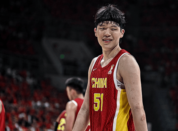 杨瀚森生涯对阵日本0-2, 24年2分正负值-8、26年9分正负值-7